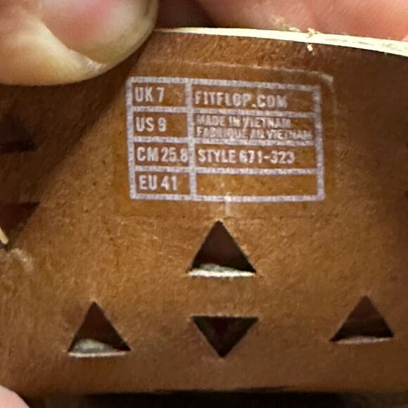 FitFlop Women's Carmel Toe-Post Suede Dress Sandal 9 - Picture 4 of 8